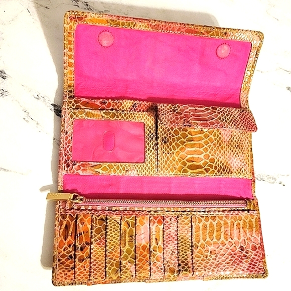HOBO The Original Embossed Snakeskin Pattern & Floral Design Leather Wallet - Picture 4 of 11